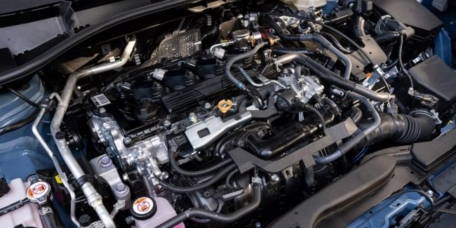 ó������ Toyota Camry � Corolla Cross ������ �������� ���������� � ����������