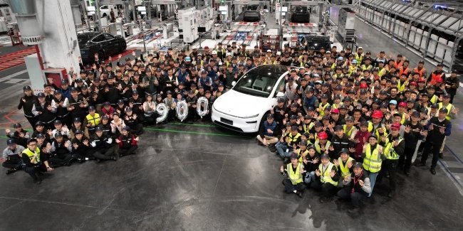 Tesla ��������� 9-��������� ������������