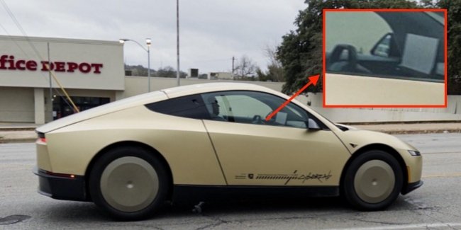 Tesla Cybercabs ������� �� ��� �����������