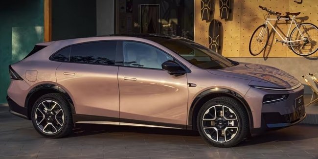 ������������ XPeng G7 Super Extended Range �� ������� ���� 1704 ��