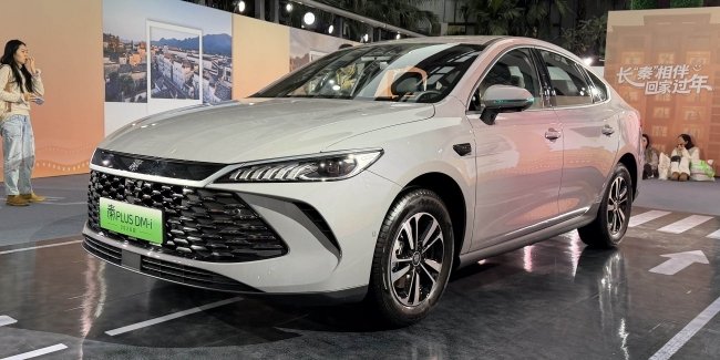 � ���� ������������ ����� BYD Qin PLUS DM-i 2026