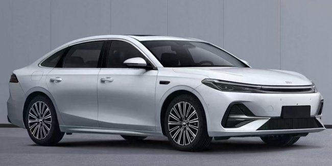 � ���� ������������� Geely Galaxy A7 Long Range Edition