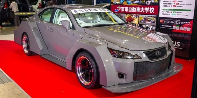 ������� �������� ����������� Lexus IS �� ���� �����������