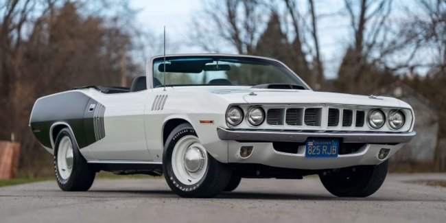 ������ 55-����� Plymouth Barracuda ���� �� ������� �� 3,3 ��� ������