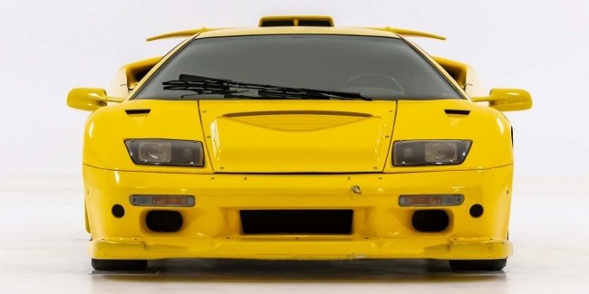 � �������� �������� ���������� 16-���������� �������� Lamborghini