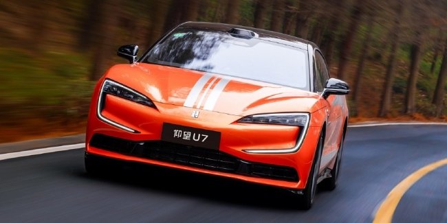 ��������� BYD Yangwang U7 �������� ������� ����������� ����㳿