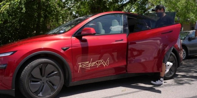 Tesla ��������� ��������������� Robotaxi
