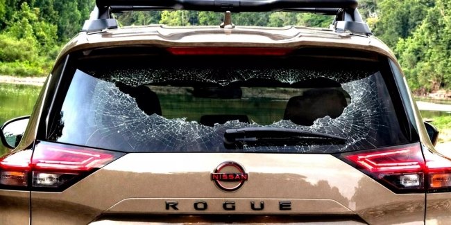 �������� Nissan Rogue ������� �� ���� �� �������������