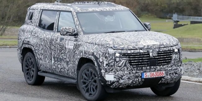 Mitsubishi ����� ������ ���������� Toyota Land Cruiser