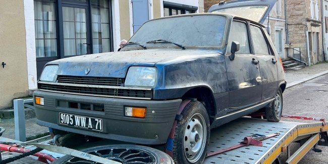 г������ Renault 5 � ������� 12 �� �������� � ����� 43 ����
