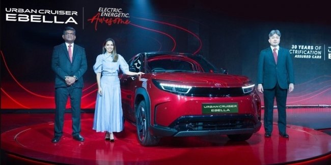 ����������� �������� Toyota Urban Cruiser Ebella �������� ��������