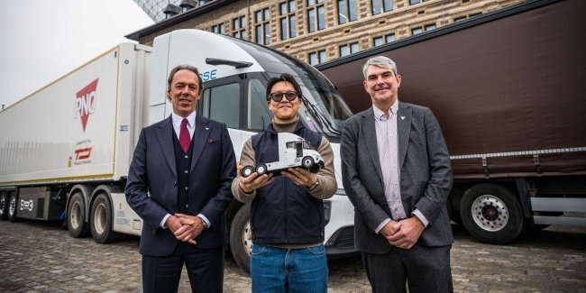 � ����㳿 ����������� ���������� ���� Tesla Semi