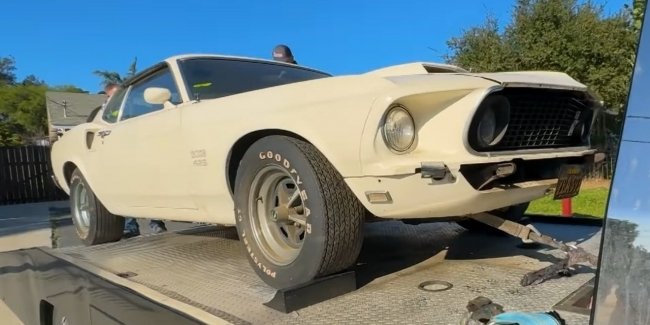 ���������� Ford Mustang Boss 429 ����� � ����� � 1974 ����
