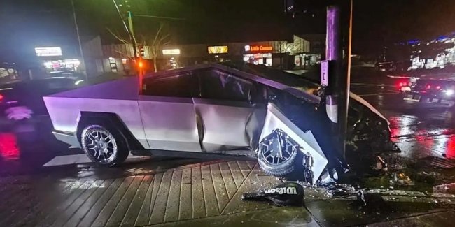 �������� Tesla Cybertruck ��������� �������� � ����