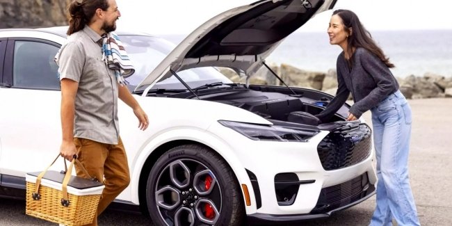 �������� Ford Mustang Mach-E ���������� ��������� �� ��������