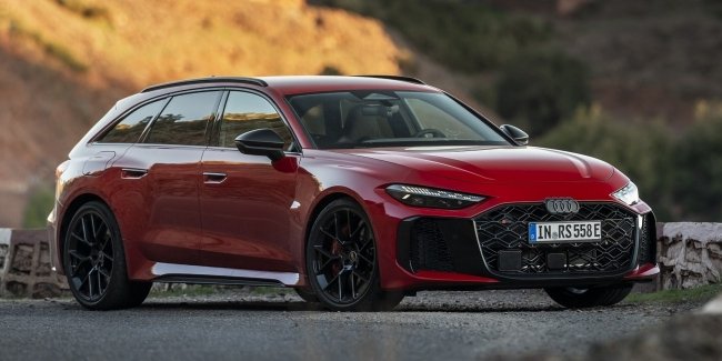 ����� Audi RS5 ��������� ������������ � �������
