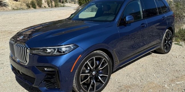 � ��� ������� ������ BMW X7 �� ����� ���� Toyota RAV4