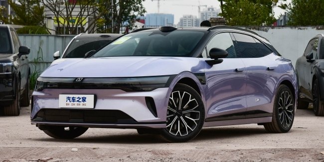 Zeekr 007 GT ���� ����������� ����� ��� �������� ���������