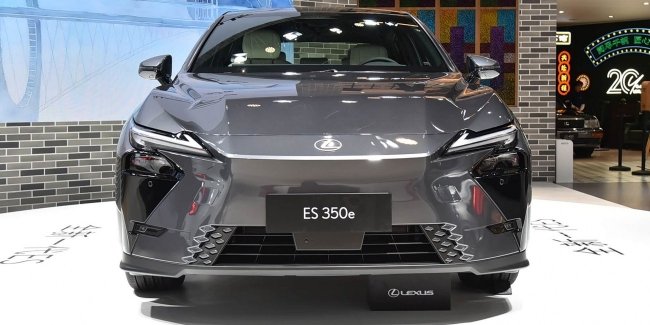 Lexus ������� � ���� ��������� ���������� �� ����� ES