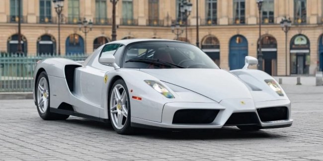 г������ Ferrari Enzo ���������� �� ������� � ������