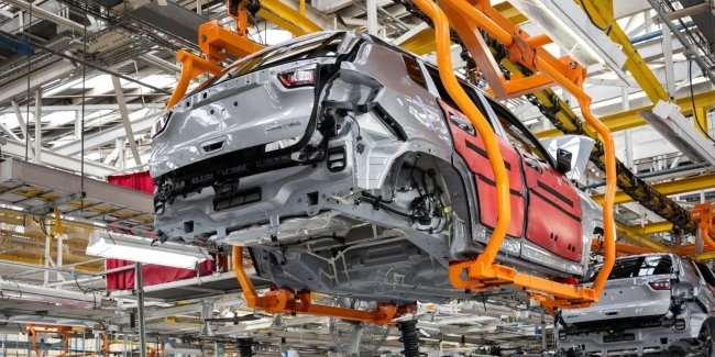 Jeep ���������� ����������� ����� Cherokee �� Compass