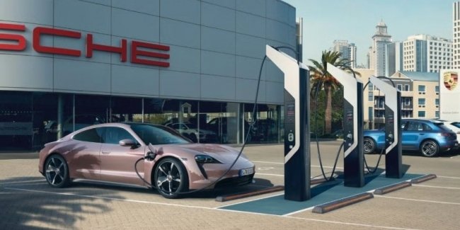 �������� Porsche Taycan ������ �� ���� ����� ������� �������� ������