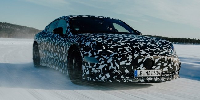 ��������� Mercedes-AMG GT 4-Door Coupe ��������� �������� ������������ � ������