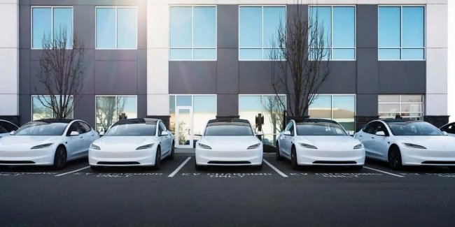 �������� Tesla ������ BYD �� ��������� ������������