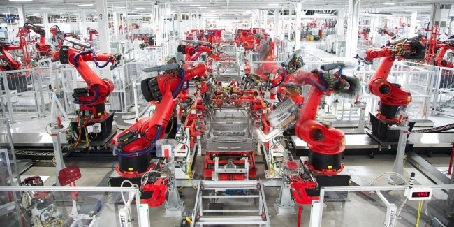 � Tesla ������������ ����� 50 ����� ���������� ������������