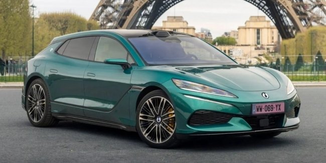 BYD �������� Denza Z9 GT �� ������������ �����