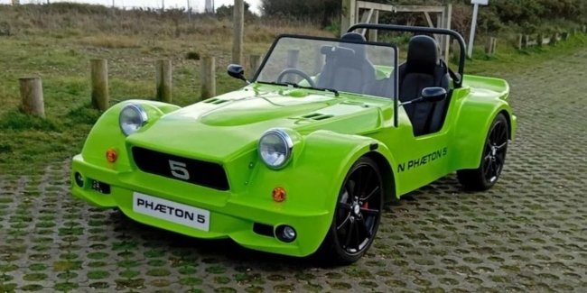 ������ ����������� Mazda MX-5 �� ������� � ���� Minecraft