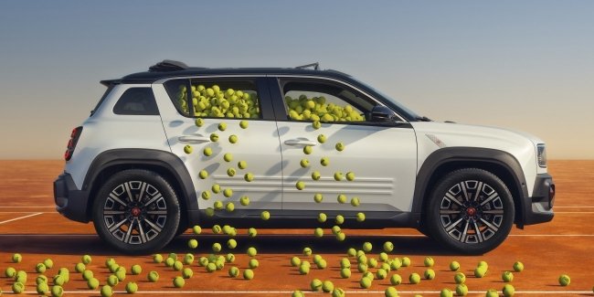 ����������� Renault 4 E-Tech ������� ����� Roland-Garros