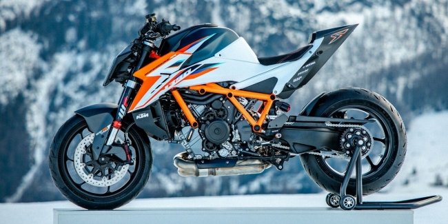 KTM ���������� �������� ����� ���������� 1390 Super Duke RR 2026