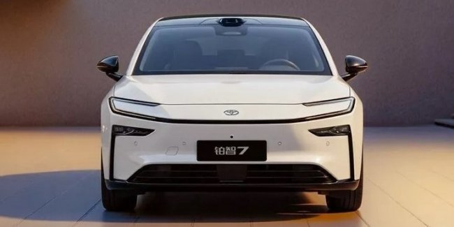 ����� ����������� ����� Toyota bZ7 ��������� ����� � ����