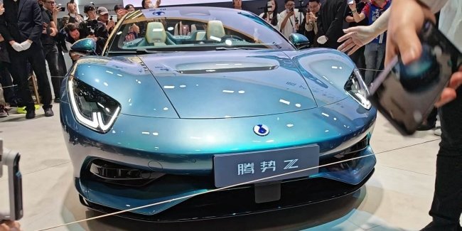 ����� �������� Denza Z ��������� � ����