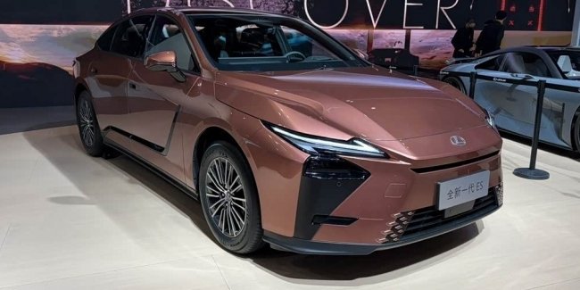 ����� Lexus ES ����������� � ����