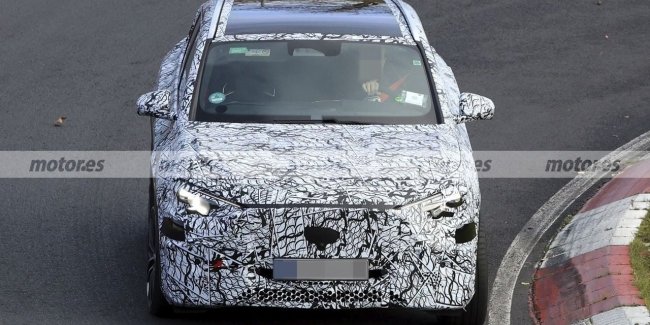 ����� Mercedes-Benz GLA 2027 ������� �� ��� �����