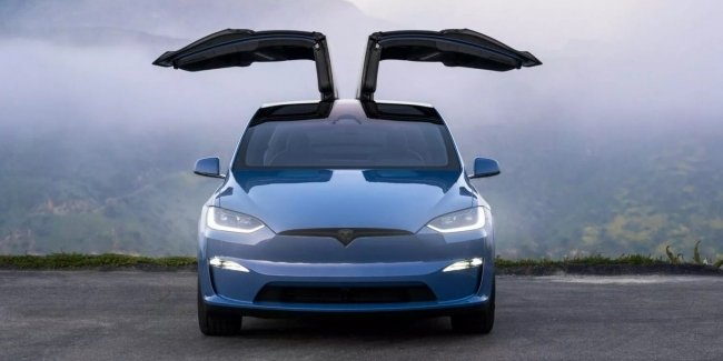 Tesla Model X ������� ������� ���������� ����������� ���� � ���