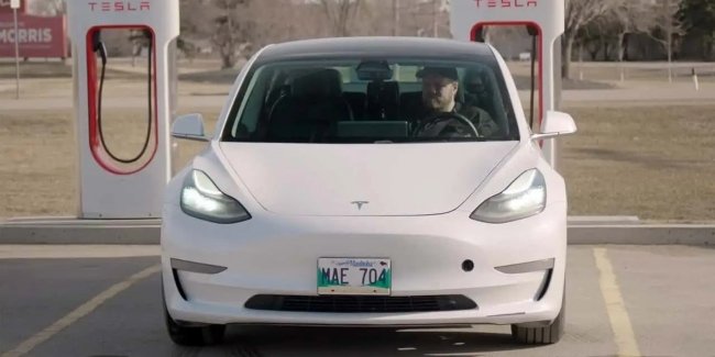 � ����� ������� Tesla Model 3 �� ������� � 610 000 ��