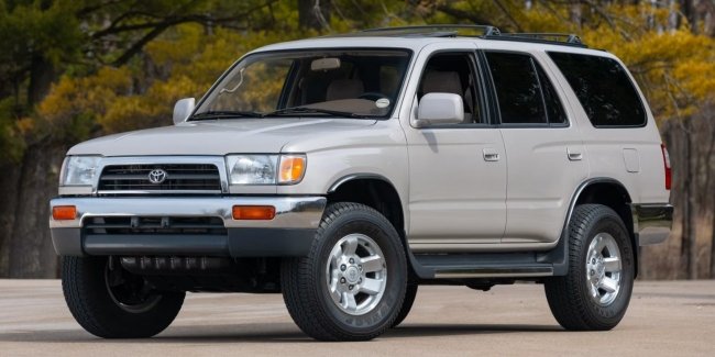 �������� 30-����� ������������ Toyota 4Runner � ������ �����