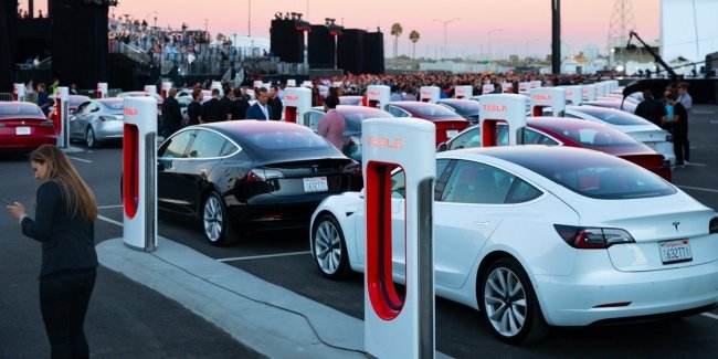 Tesla ������� ������� ��������� ������ � ��� � 2025 ����