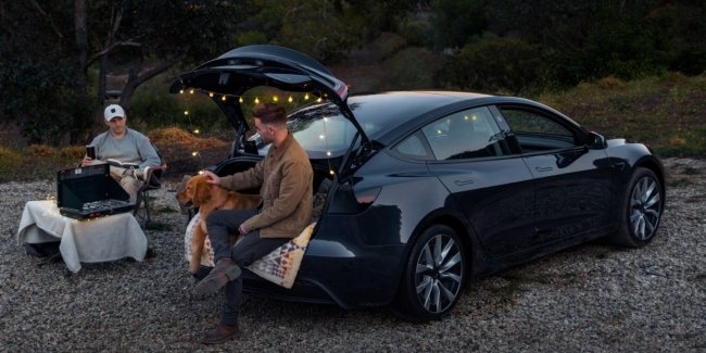����������� Tesla Model 3 ��� ������ ������� ������������� � �����