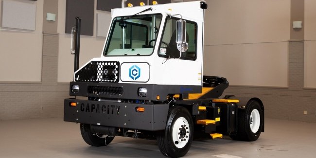 ��� ����������� ������� Capacity Trucks ������ 8-��������� ����������� �������� ZF PowerLine