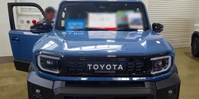 ����� Toyota Land Cruiser FJ ��� ������� �� ��������� ������