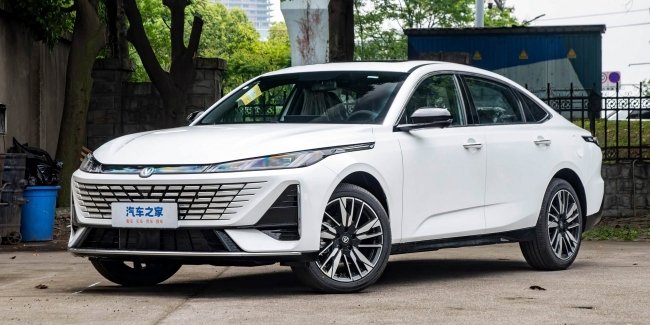 � ���� ������������ ��������� ����� Changan Eado HEV