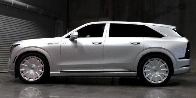 � ����� �������� ���� �� ������������� Cadillac Escalade IQL