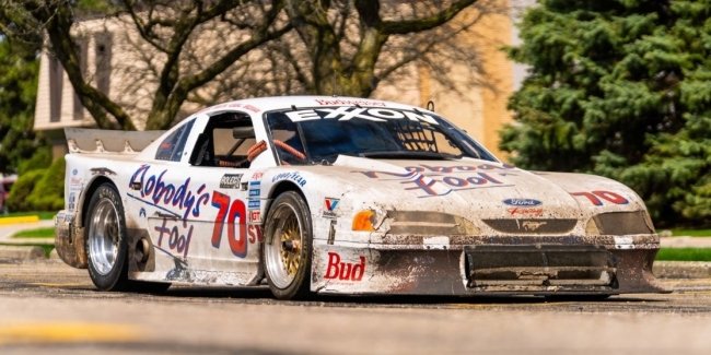 � ������� ��� 750-������� Ford Mustang ������� ��������
