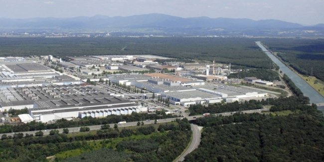 Stellantis ������� 900 ��� ���� � ����������� ����� Peugeot � �������