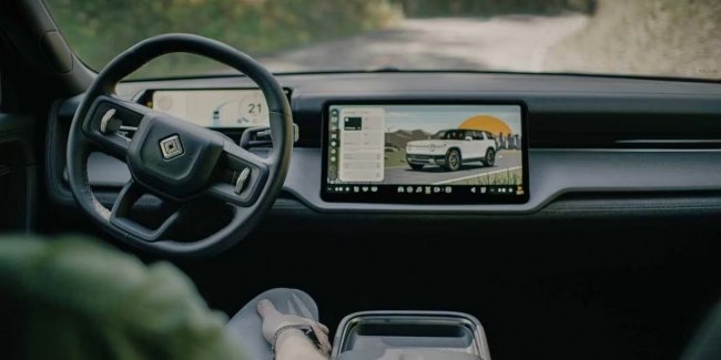 ������� �������� �������� ��������� ��������� CarPlay ����� � ������