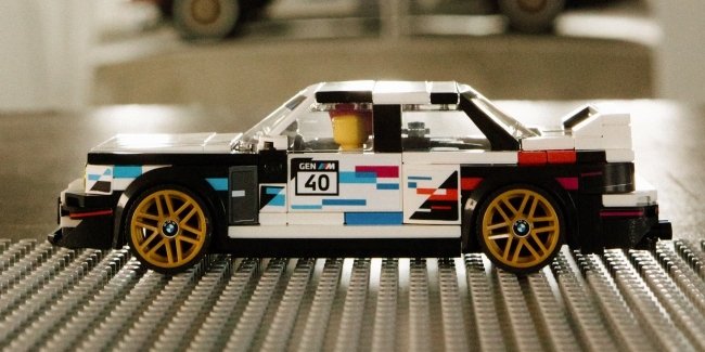BMW Group �� LEGO Group ����������� ���������� BMW M3 E30